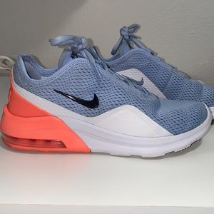 Women’s Nike’s size 7